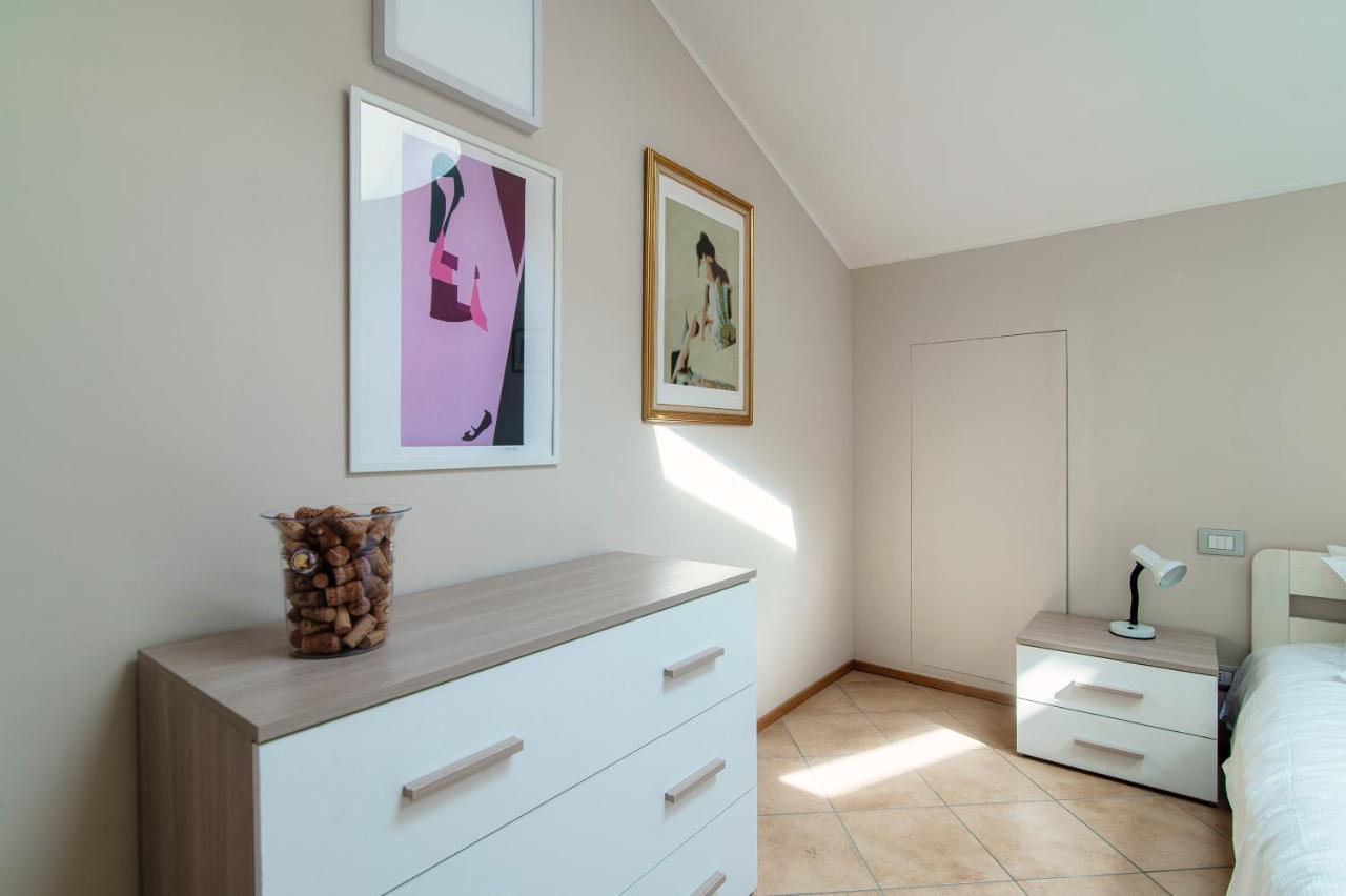 Grape Attic 72 - The House Of Travelers Apartment Como Luaran gambar