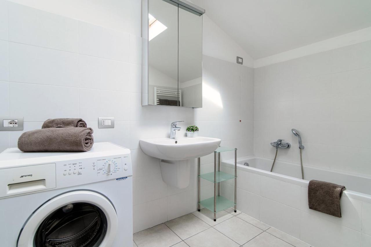 Grape Attic 72 - The House Of Travelers Apartment Como Luaran gambar