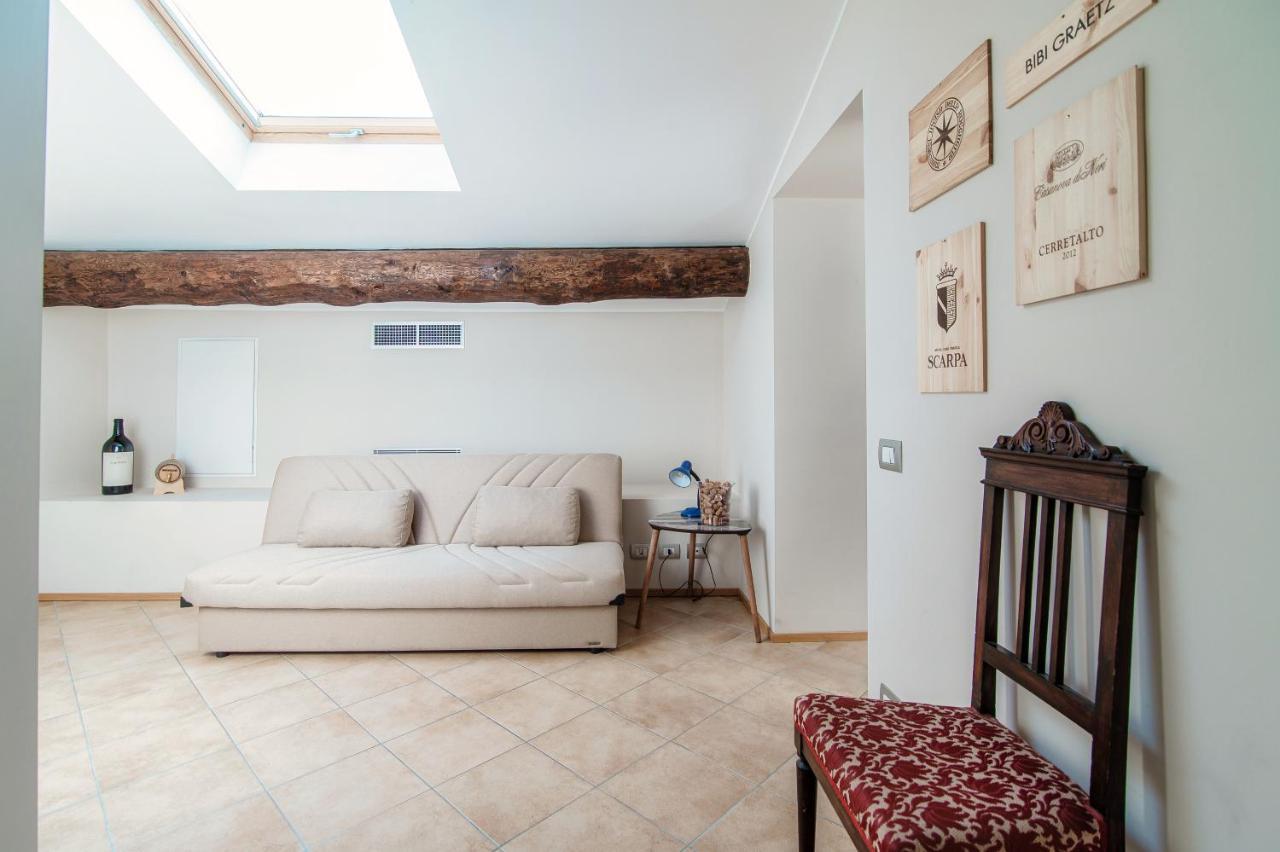 Grape Attic 72 - The House Of Travelers Apartment Como Luaran gambar