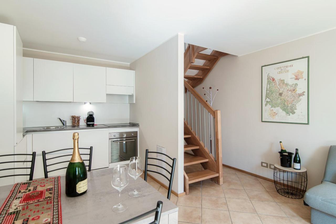 Grape Attic 72 - The House Of Travelers Apartment Como Luaran gambar