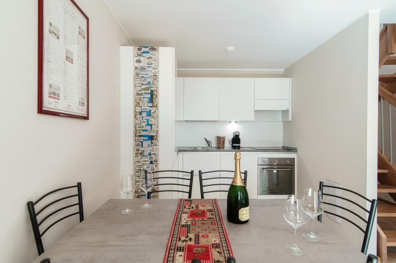 Grape Attic 72 - The House Of Travelers Apartment Como Luaran gambar