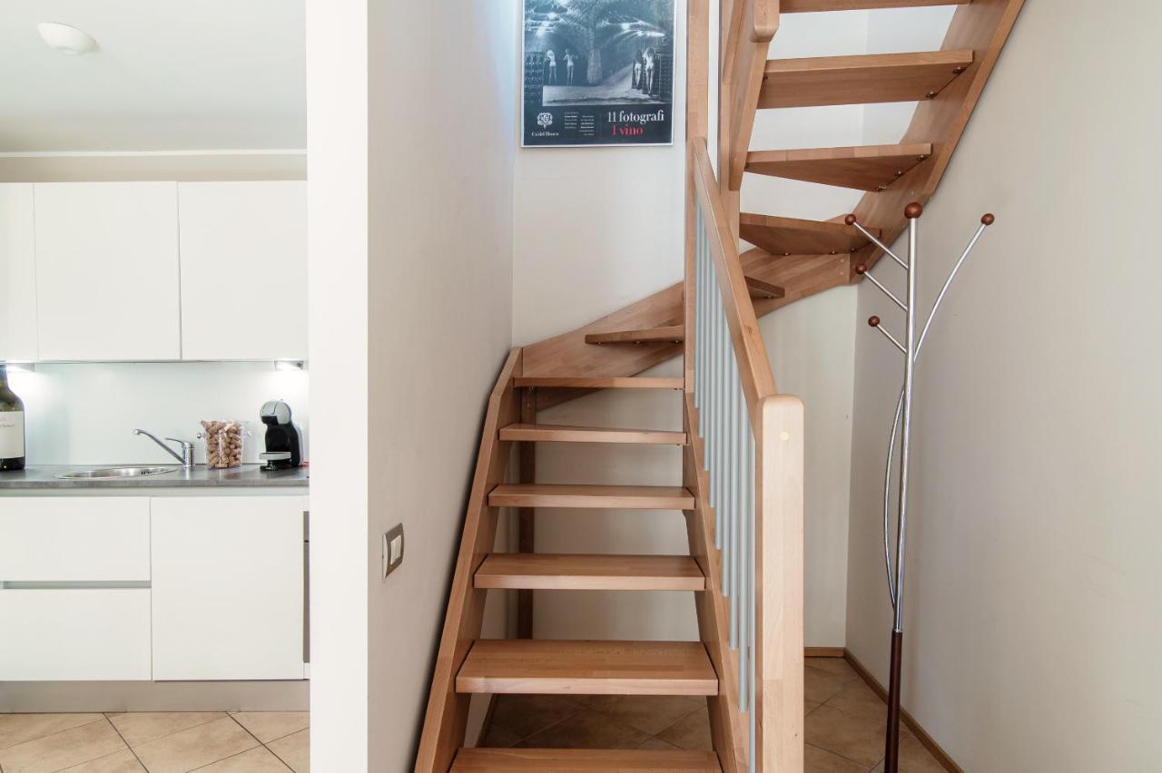 Grape Attic 72 - The House Of Travelers Apartment Como Luaran gambar