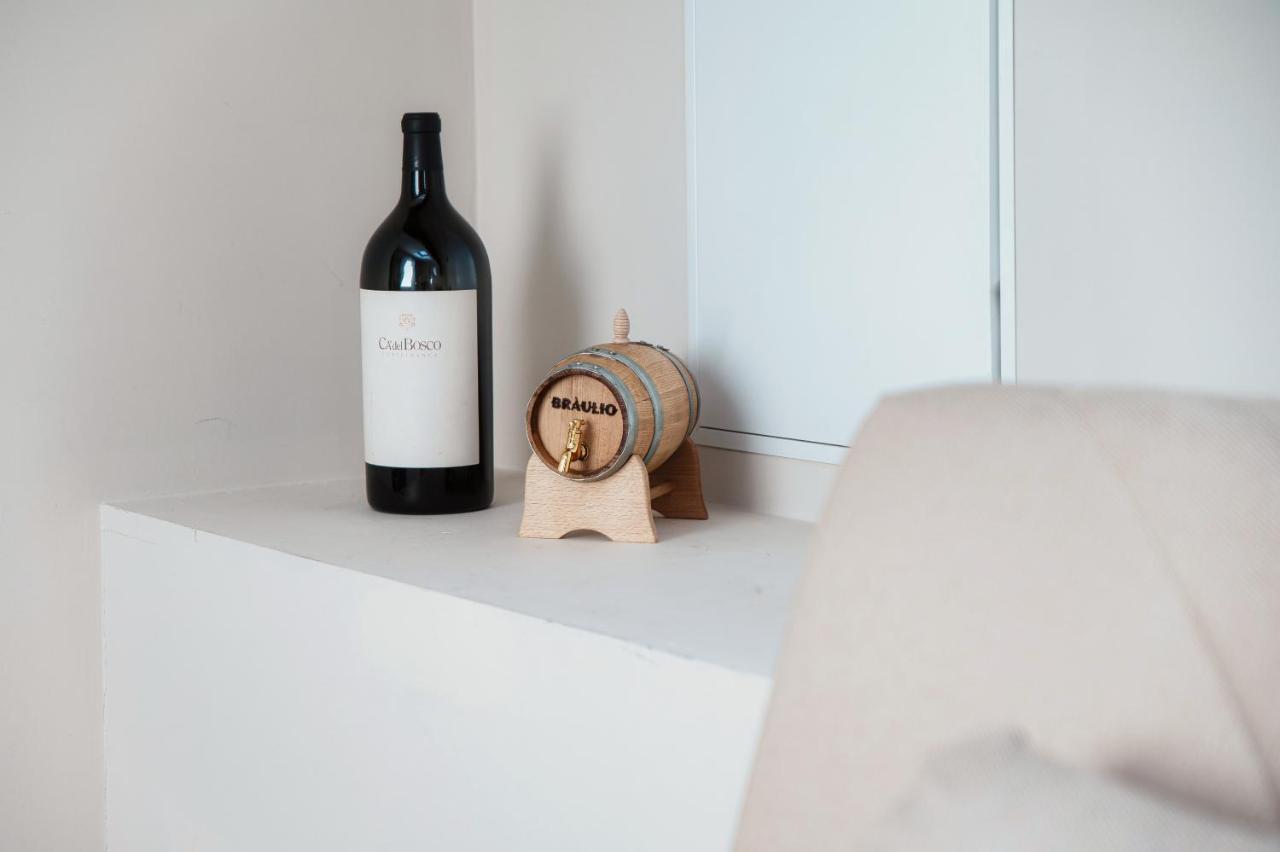 Grape Attic 72 - The House Of Travelers Apartment Como Luaran gambar