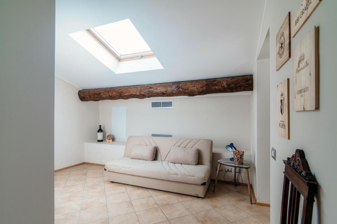 Grape Attic 72 - The House Of Travelers Apartment Como Luaran gambar