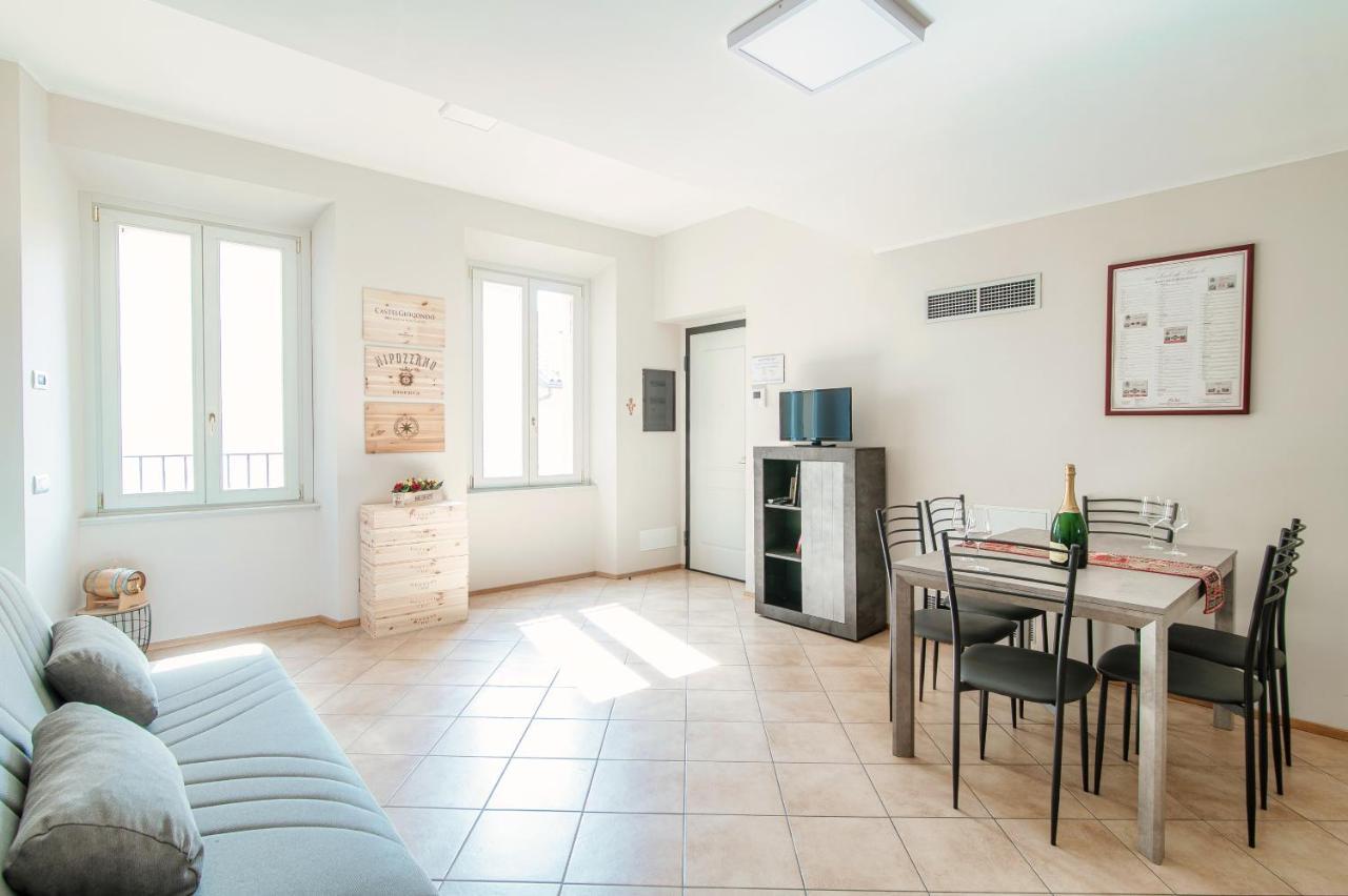 Grape Attic 72 - The House Of Travelers Apartment Como Luaran gambar